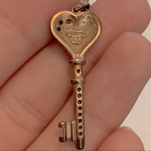 Stamped 925, rose gold coloured key necklace with faux diamonds on chain - Picture 6 of 7